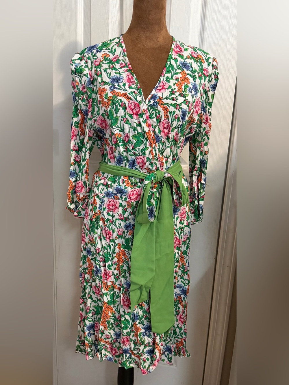 Diane Von Furstenberg “Charlene” -Vintage Garden Ivory- Floral Wrap Dress Sz 10